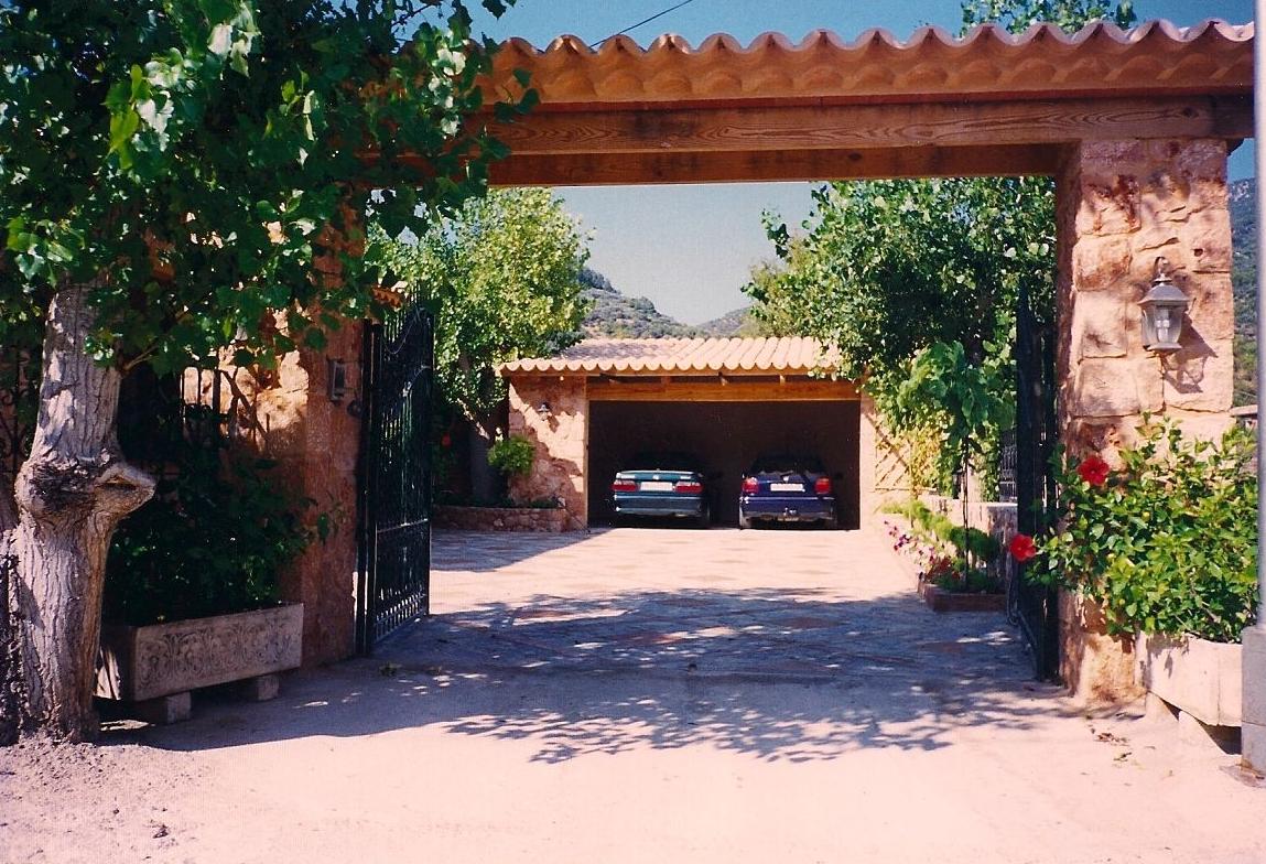 Columnas de entrada a finca Columnas de entrada a finca