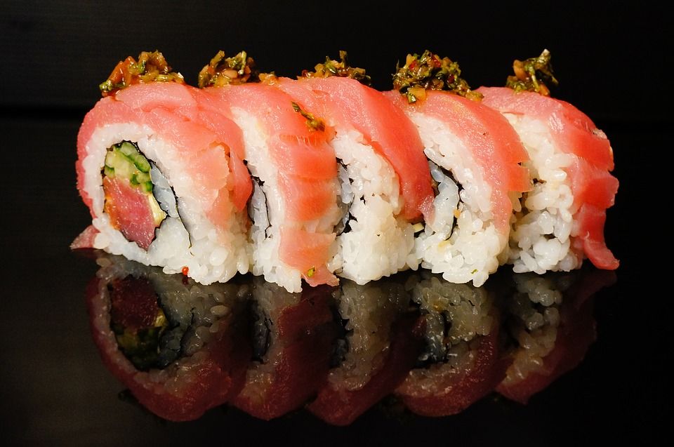 Uramaki especial: Carta y Menús de Restaurante Tsuruma Uramaki especial: Carta y Menús de Restaurante Tsuruma