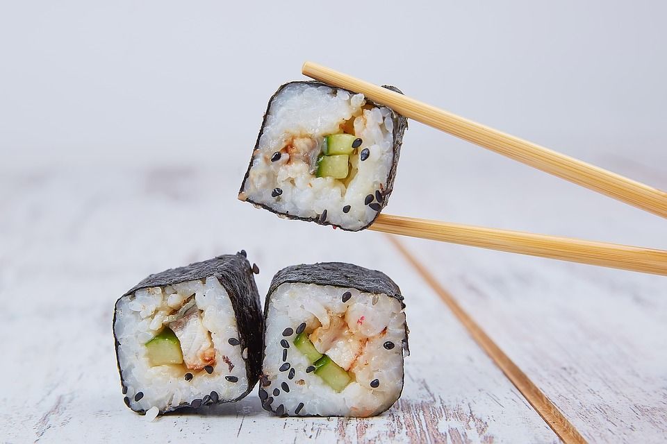 Maki: Carta y Menús de Restaurante Tsuruma Maki: Carta y Menús de Restaurante Tsuruma