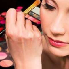 Maquillaje: Tratamientos de belleza de Centro Bienestar y Salud Cayma Maquillaje: Tratamientos de belleza de Centro Bienestar y Salud Cayma