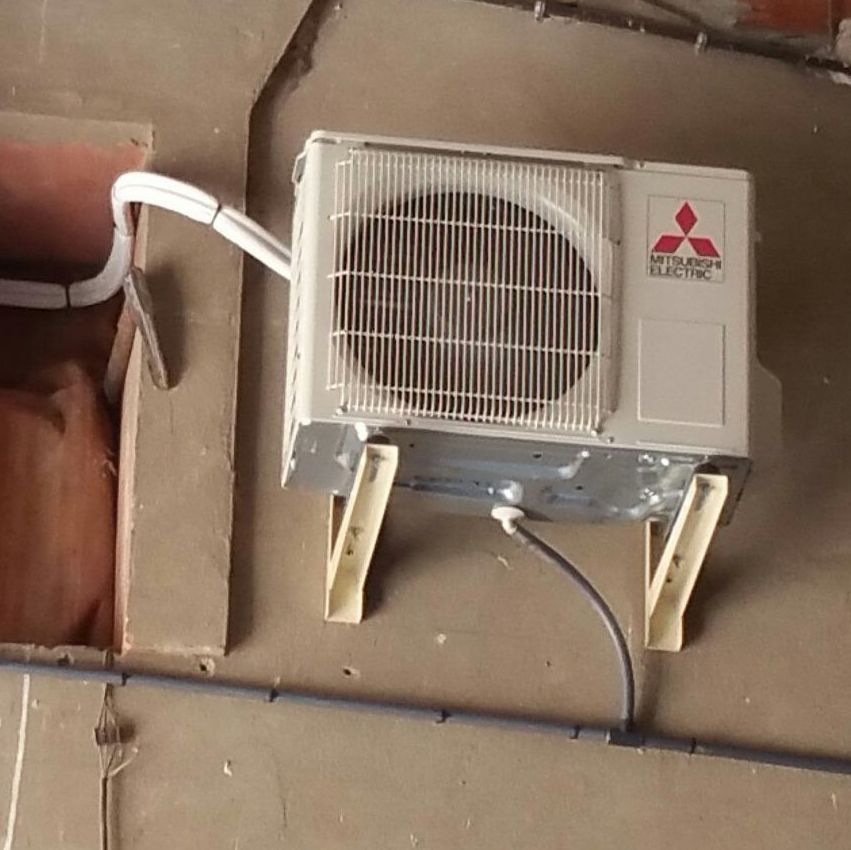 AIRE CONDICIONAT I BOMBA DE CALOR: Servicios de InstalQuerol