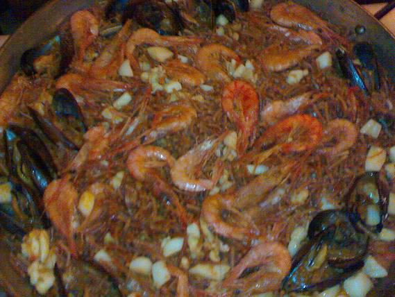 Paellas: Nuestras Especialidades de Cody Pollo Paellas: Nuestras Especialidades de Cody Pollo