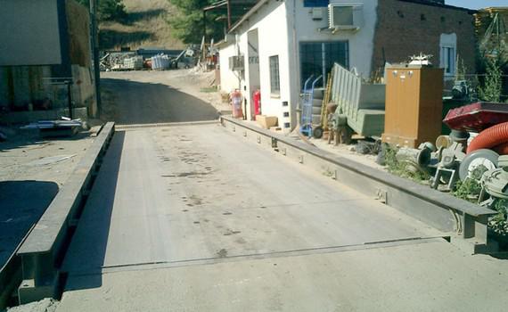Hierros y metales: Servicios de Toferla, S.L. Hierros y metales: Servicios de Toferla, S.L.