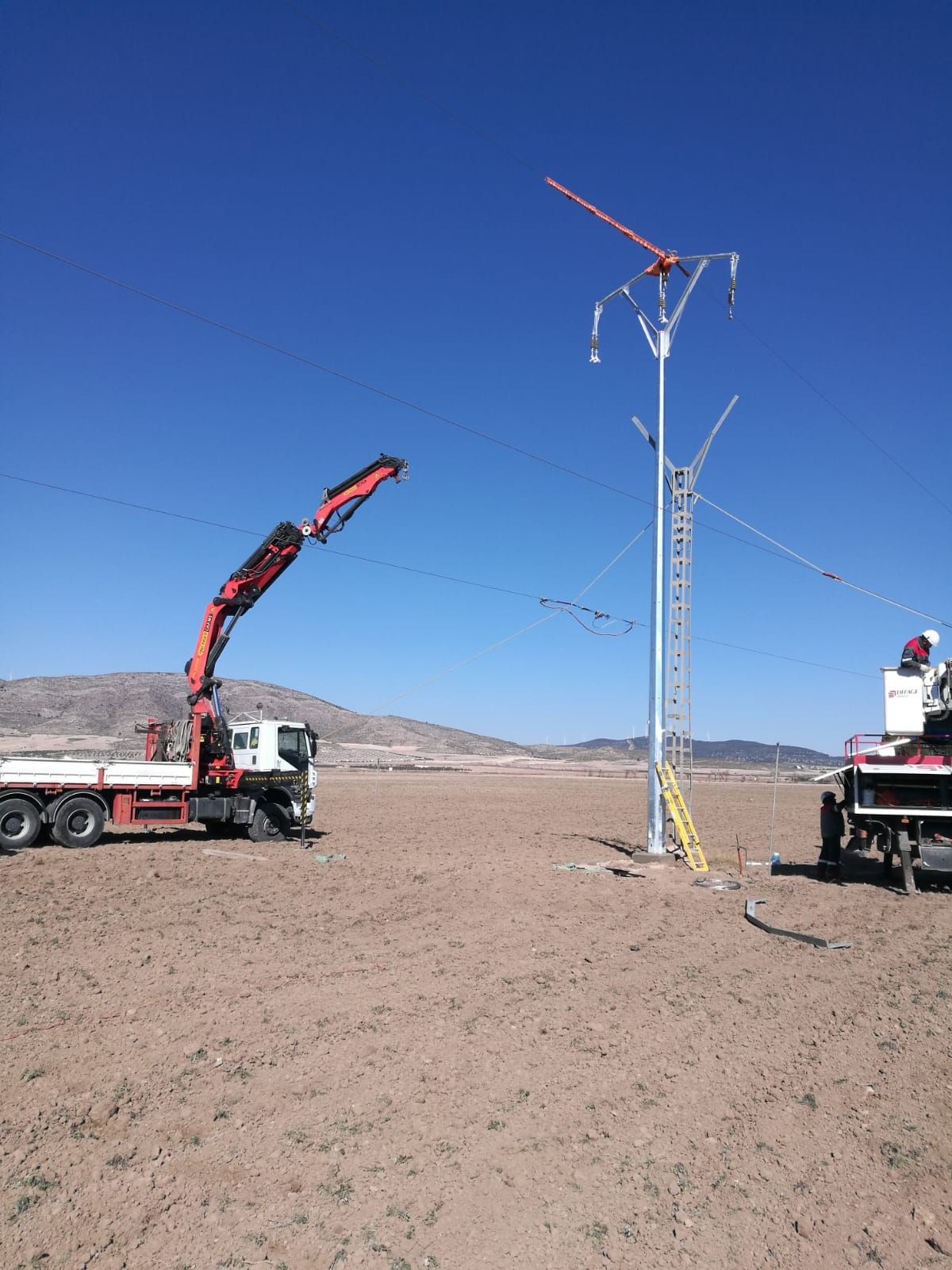 Obras: Servicios de Grúas Muncal Obras: Servicios de Grúas Muncal