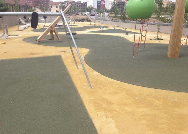 Parques Infantiles de exterior: PRODUCTOS y SERVICIOS de Pavimentos de Caucho Parques Infantiles de exterior: PRODUCTOS y SERVICIOS de Pavimentos de Caucho