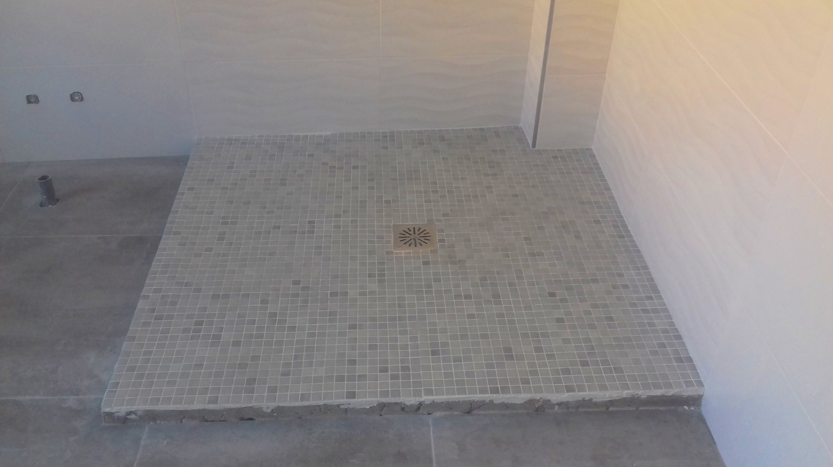 Cambio de bañera por plato de ducha y reforma en baños: Trabajos de Reformas y Construcciones Cabrera Cambio de bañera por plato de ducha y reforma en baños: Trabajos de Reformas y Construcciones Cabrera