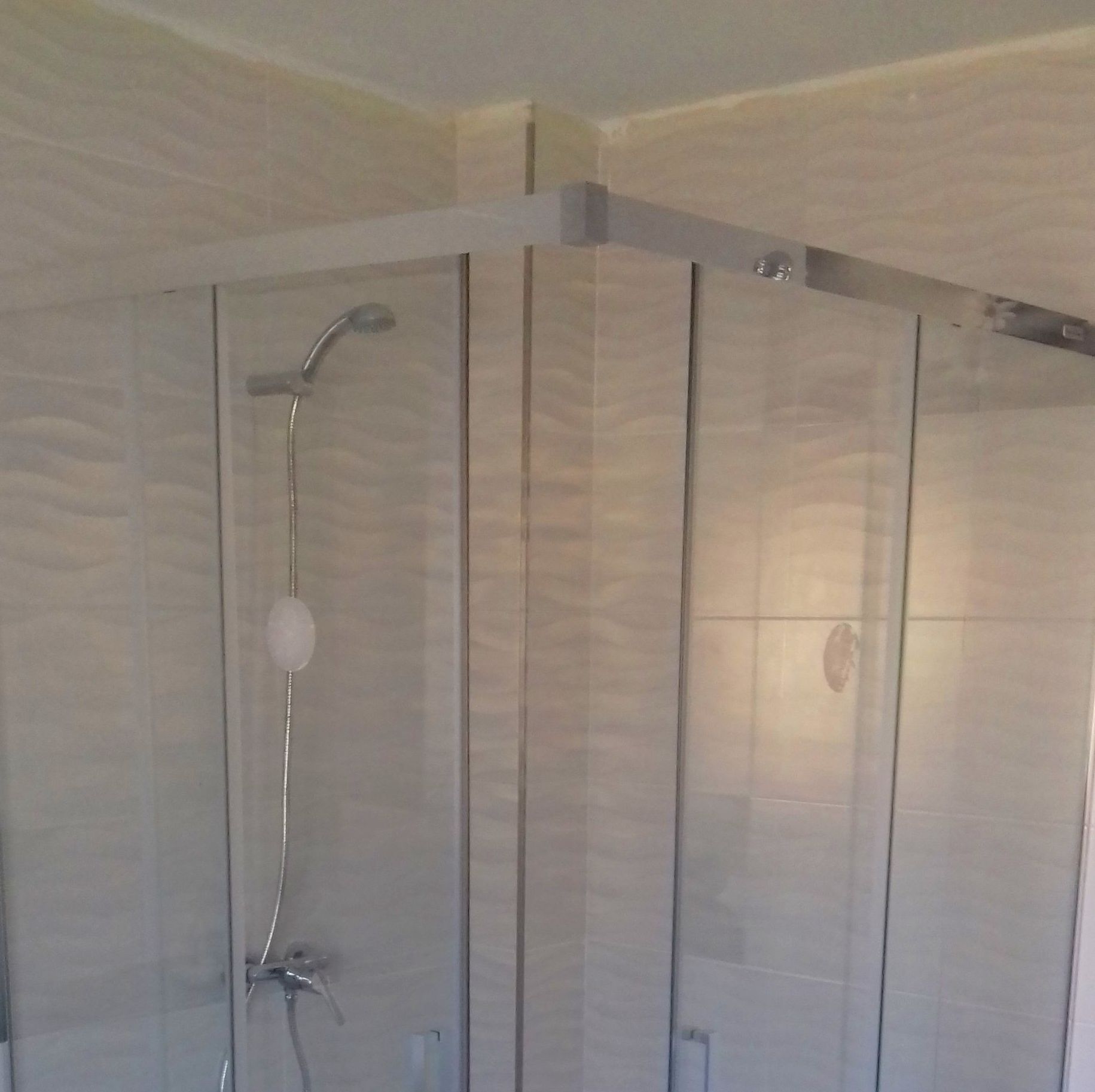 Cambio de bañera por plato de ducha y reforma en baños: Trabajos de Reformas y Construcciones Cabrera Cambio de bañera por plato de ducha y reforma en baños: Trabajos de Reformas y Construcciones Cabrera