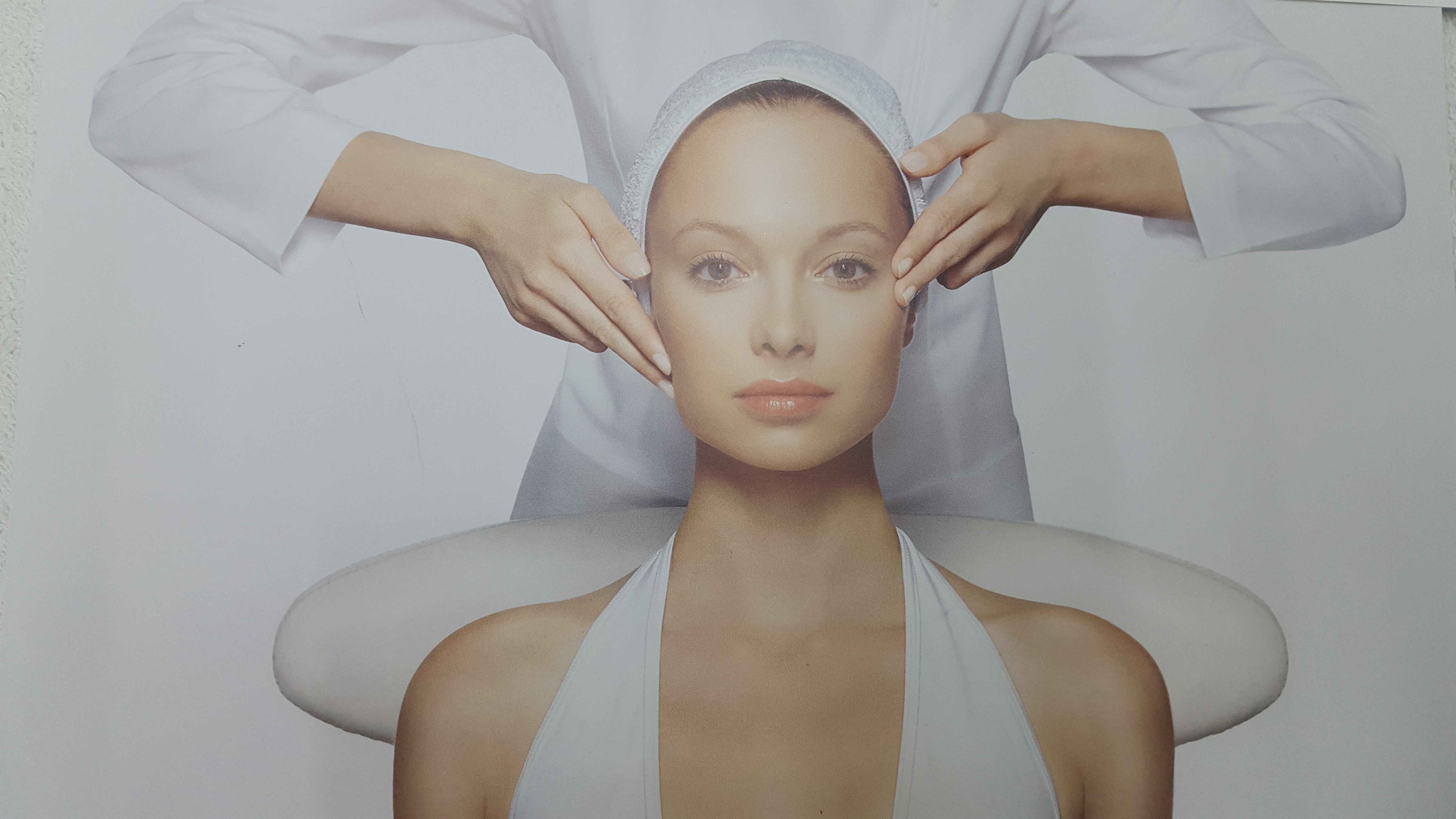 Tratamiento regenerador y exfoliante: Tratamientos de Azul Salón De Belleza Tratamiento regenerador y exfoliante: Tratamientos de Azul Salón De Belleza
