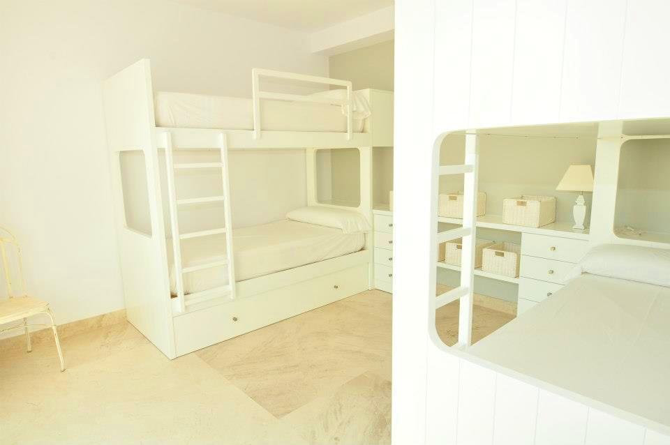 CAMA LITERA PARA TRES, LACADO BLANCO CAMA LITERA PARA TRES, LACADO BLANCO