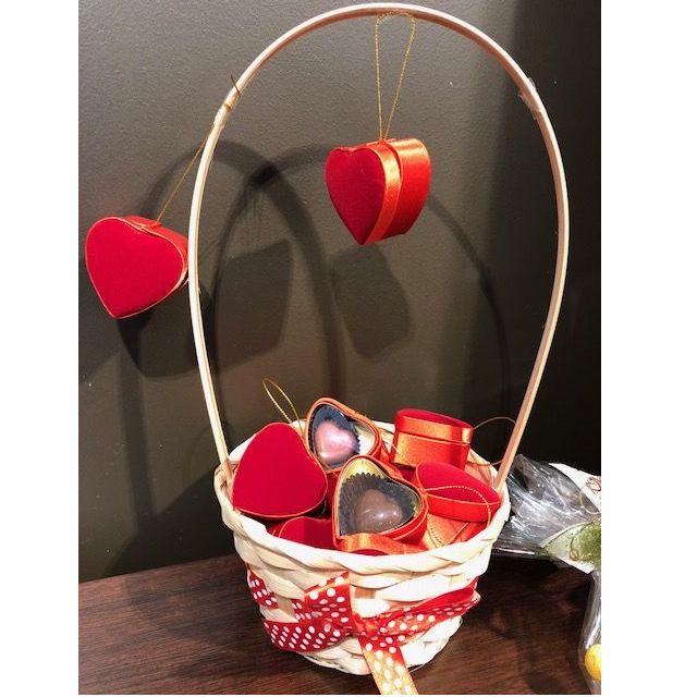 Mini caja de corazón de terciopelo que contiene 1 chocolate Mini caja de corazón de terciopelo que contiene 1 chocolate