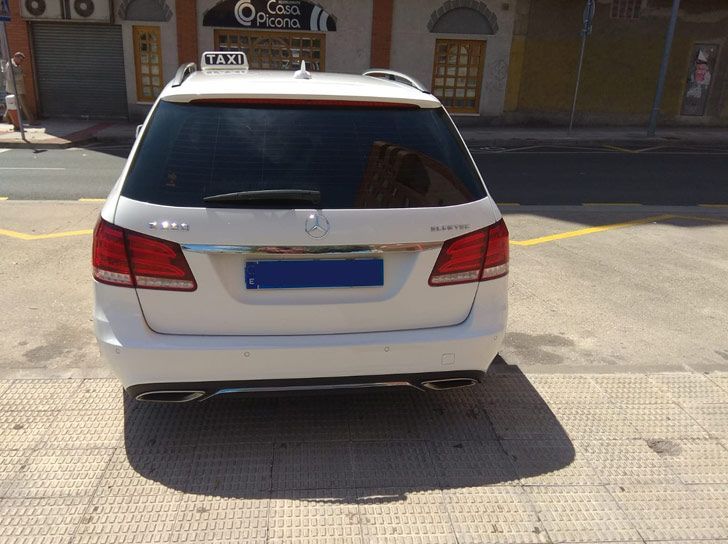 Taxi de 5 plazas: Servicios de Taxi Miranda de Ebro Taxi de 5 plazas: Servicios de Taxi Miranda de Ebro