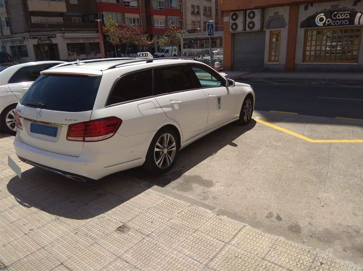 Taxi de 5 plazas: Servicios de Taxi Miranda de Ebro Taxi de 5 plazas: Servicios de Taxi Miranda de Ebro