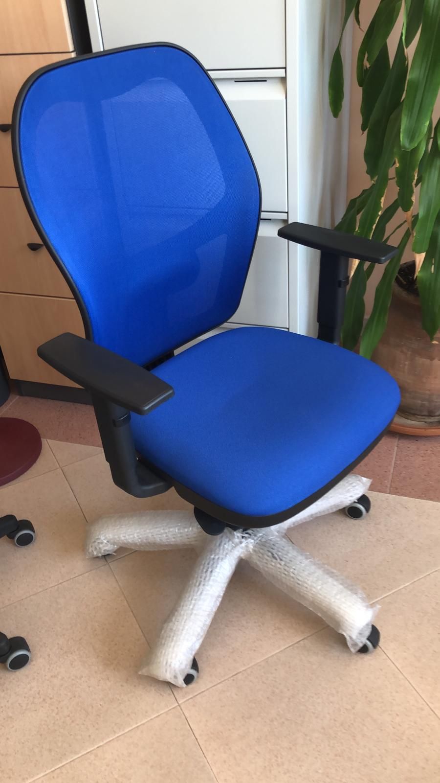 Sillas y sillones de oficina: Muebles y equipos de oficina de Caofi, S.L. Sillas y sillones de oficina: Muebles y equipos de oficina de Caofi, S.L.
