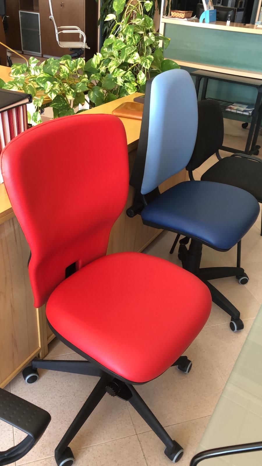 Sillas y sillones de oficina: Muebles y equipos de oficina de Caofi, S.L. Sillas y sillones de oficina: Muebles y equipos de oficina de Caofi, S.L.