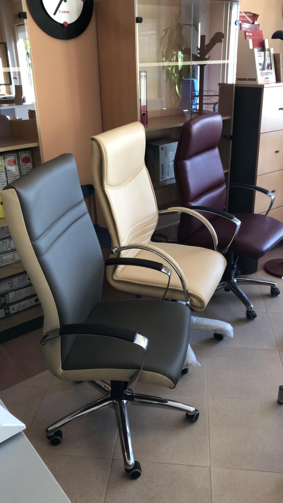 Sillas y sillones de oficina: Muebles y equipos de oficina de Caofi, S.L. Sillas y sillones de oficina: Muebles y equipos de oficina de Caofi, S.L.