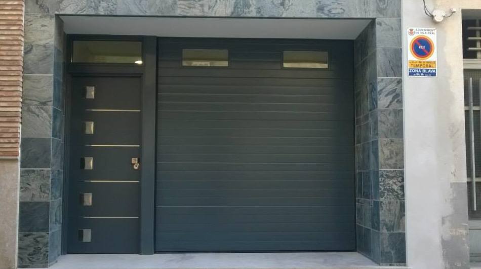 Puerta seccional de gran calidad
