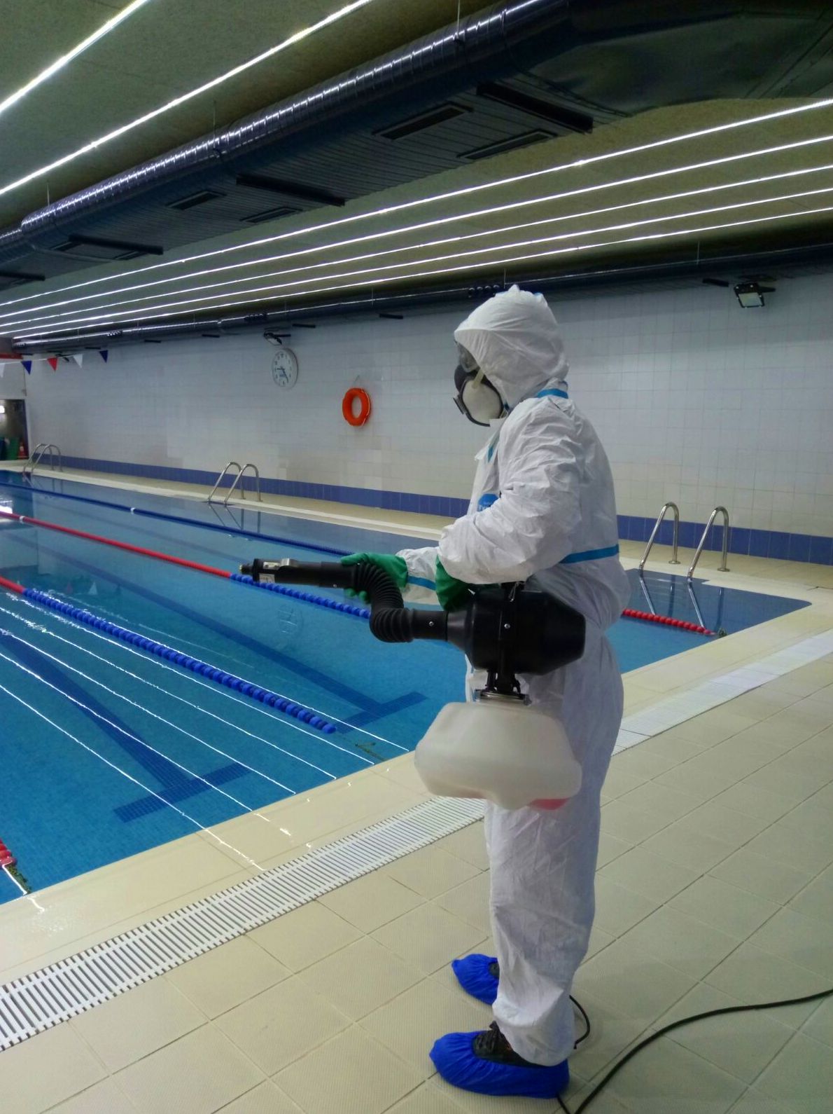DESINFECCIÓN DE PISCINAS DESINFECCIÓN DE PISCINAS