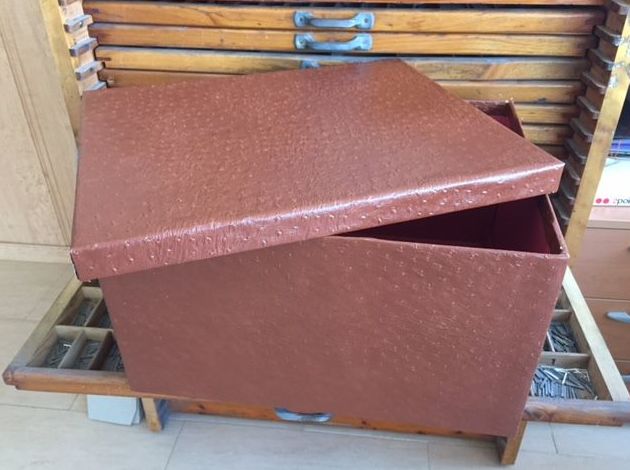 Caja para armario: Catálogo de Cartonajes A. Tolosa, S.L. Caja para armario: Catálogo de Cartonajes A. Tolosa, S.L.