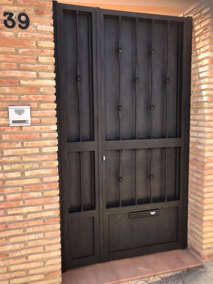 Carpintería metálica: Servicios de Automatismos Montidoor Carpintería metálica: Servicios de Automatismos Montidoor