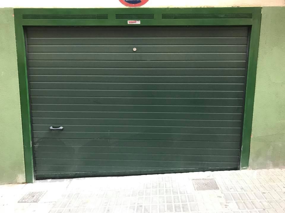 Puertas automáticas seccionales: Servicios de Automatismos Montidoor Puertas automáticas seccionales: Servicios de Automatismos Montidoor