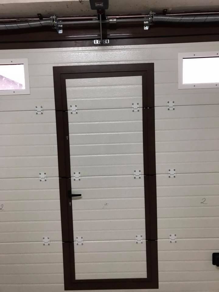 Puertas automáticas seccionales: Servicios de Automatismos Montidoor Puertas automáticas seccionales: Servicios de Automatismos Montidoor