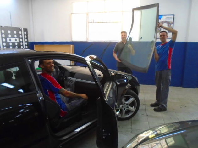 cambio de todo tipo de lunas de vehiculos cambio de todo tipo de lunas de vehiculos