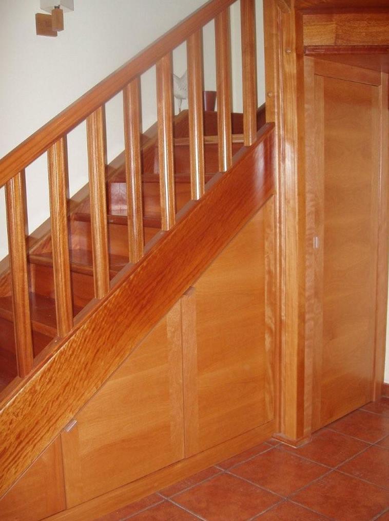Bajos de escalera: CATÁLOGO de CARPINTERÍA Y EBANISTERÍA ARCAMADE Bajos de escalera: CATÁLOGO de CARPINTERÍA Y EBANISTERÍA ARCAMADE