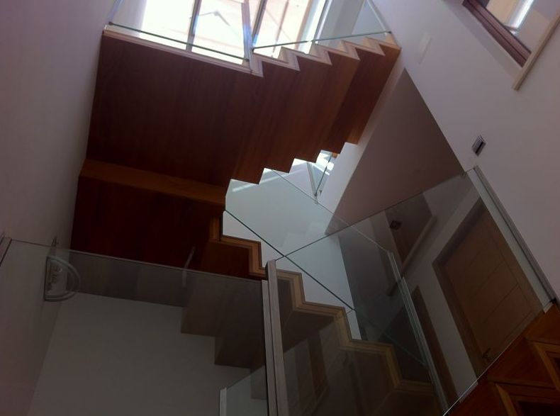 Escaleras: CATÁLOGO de CARPINTERÍA Y EBANISTERÍA ARCAMADE Escaleras: CATÁLOGO de CARPINTERÍA Y EBANISTERÍA ARCAMADE