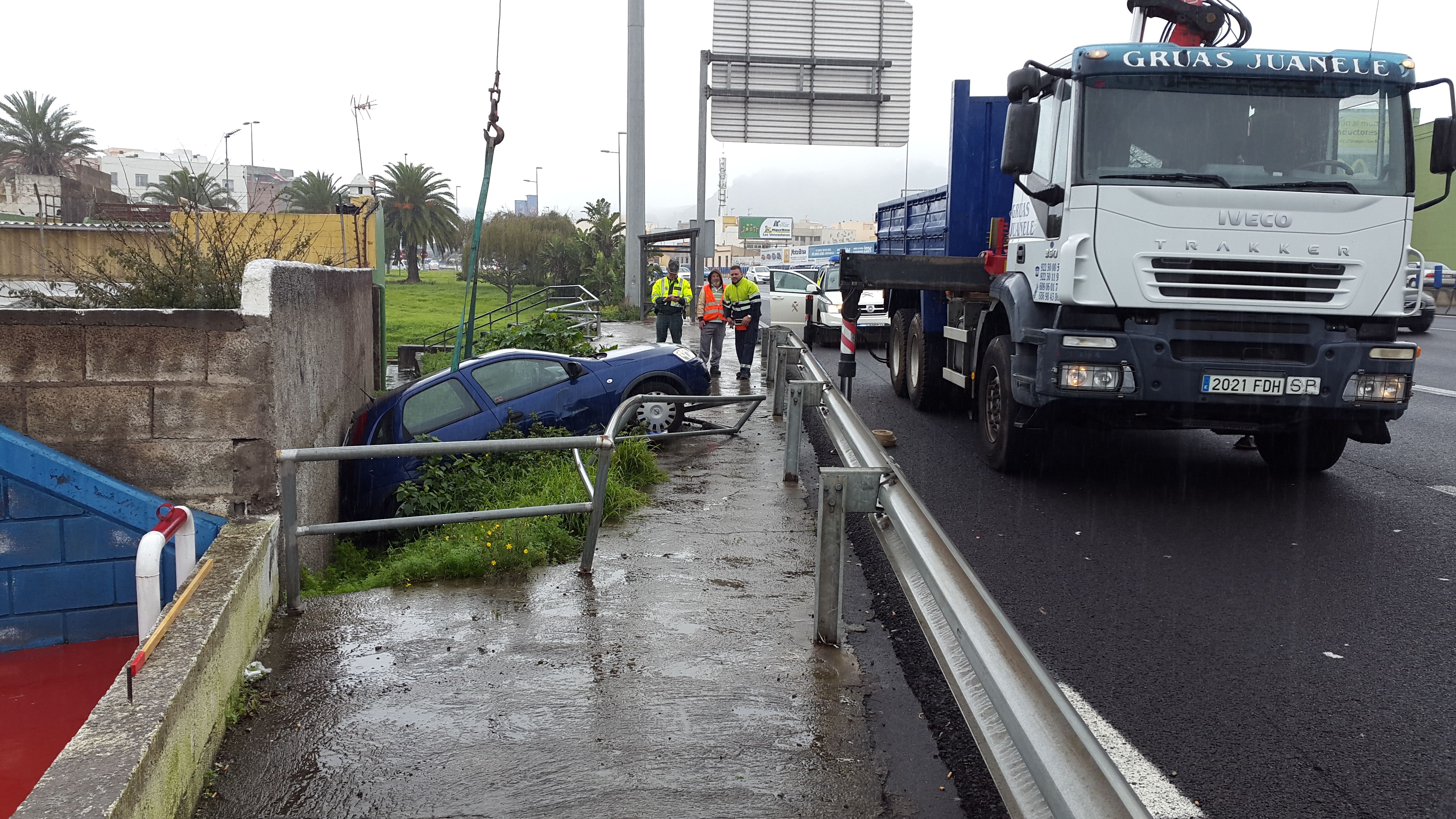 Asistencia en carretera: Servicios de Grúas Juanele Asistencia en carretera: Servicios de Grúas Juanele