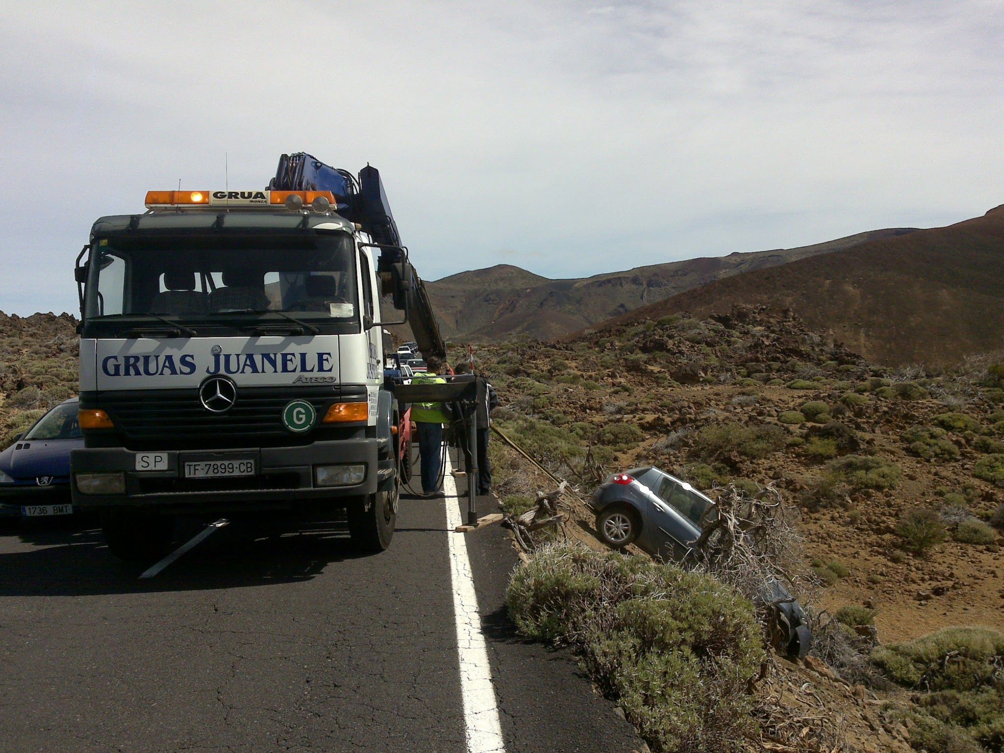 Servicio 24 horas: Servicios de Grúas Juanele Servicio 24 horas: Servicios de Grúas Juanele