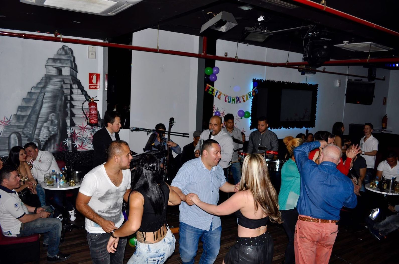 RESERVAS PARA CUMPLEAÑOS Y EVENTOS: Sala y actuaciones de Magangue RESERVAS PARA CUMPLEAÑOS Y EVENTOS: Sala y actuaciones de Magangue