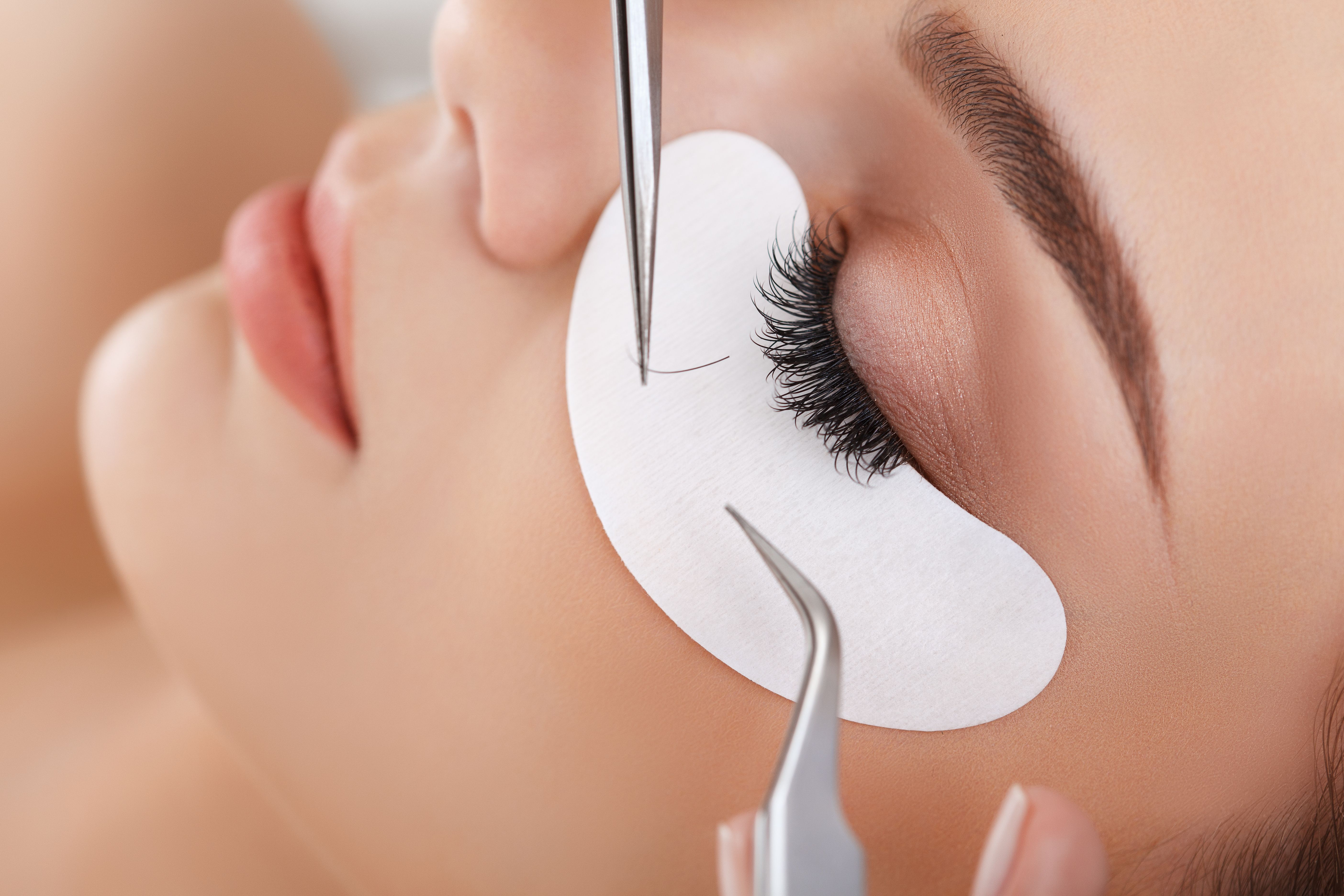 Extensiones de pestañas: Servicios de Centro de Belleza Marlett Extensiones de pestañas: Servicios de Centro de Belleza Marlett