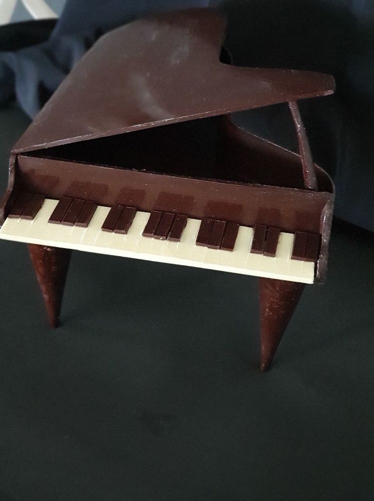 Piano de chocolate para mesas dulces en Marbella Piano de chocolate para mesas dulces en Marbella