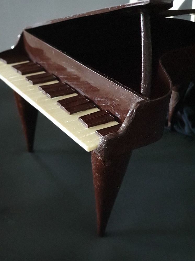 Piano de chocolate para mesas dulces en Marbella Piano de chocolate para mesas dulces en Marbella