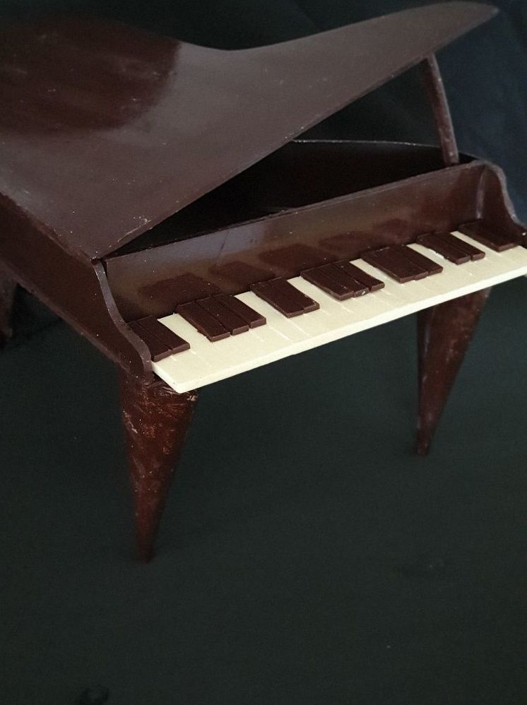 Piano de chocolate para mesas dulces en Marbella Piano de chocolate para mesas dulces en Marbella