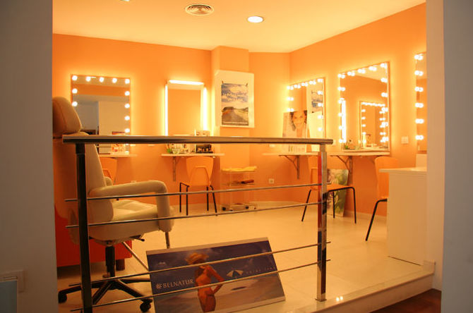 Gabinete estética : sala maquillaje. Gabinete estética : sala maquillaje.