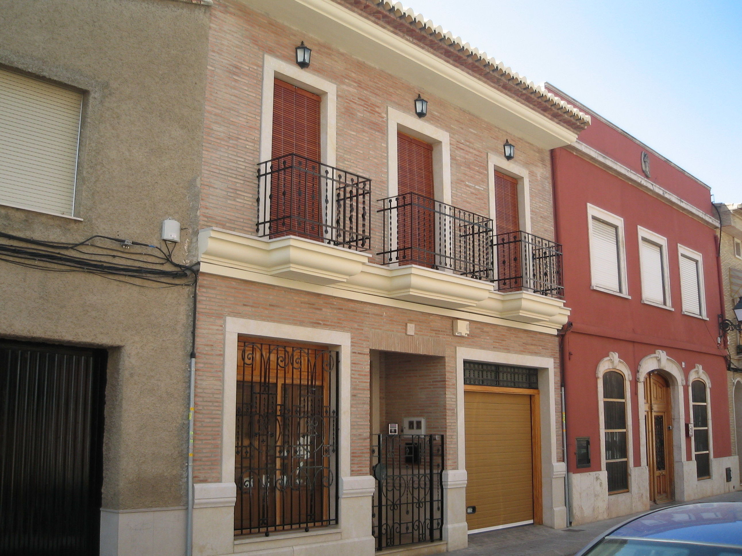 Fachadas: Servicios de Promociones y Construcciones JR Roca Ballester y Hnos. Fachadas: Servicios de Promociones y Construcciones JR Roca Ballester y Hnos.