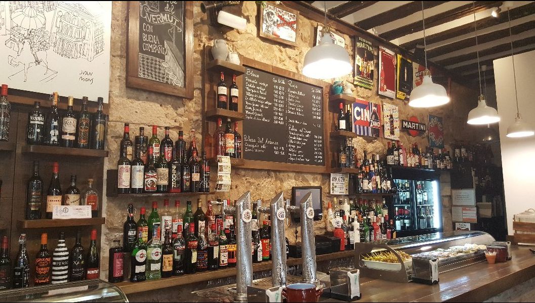 Vermut / Vinos / Cervezas: Servicios de El Nuevo Orfeón Vermut / Vinos / Cervezas: Servicios de El Nuevo Orfeón