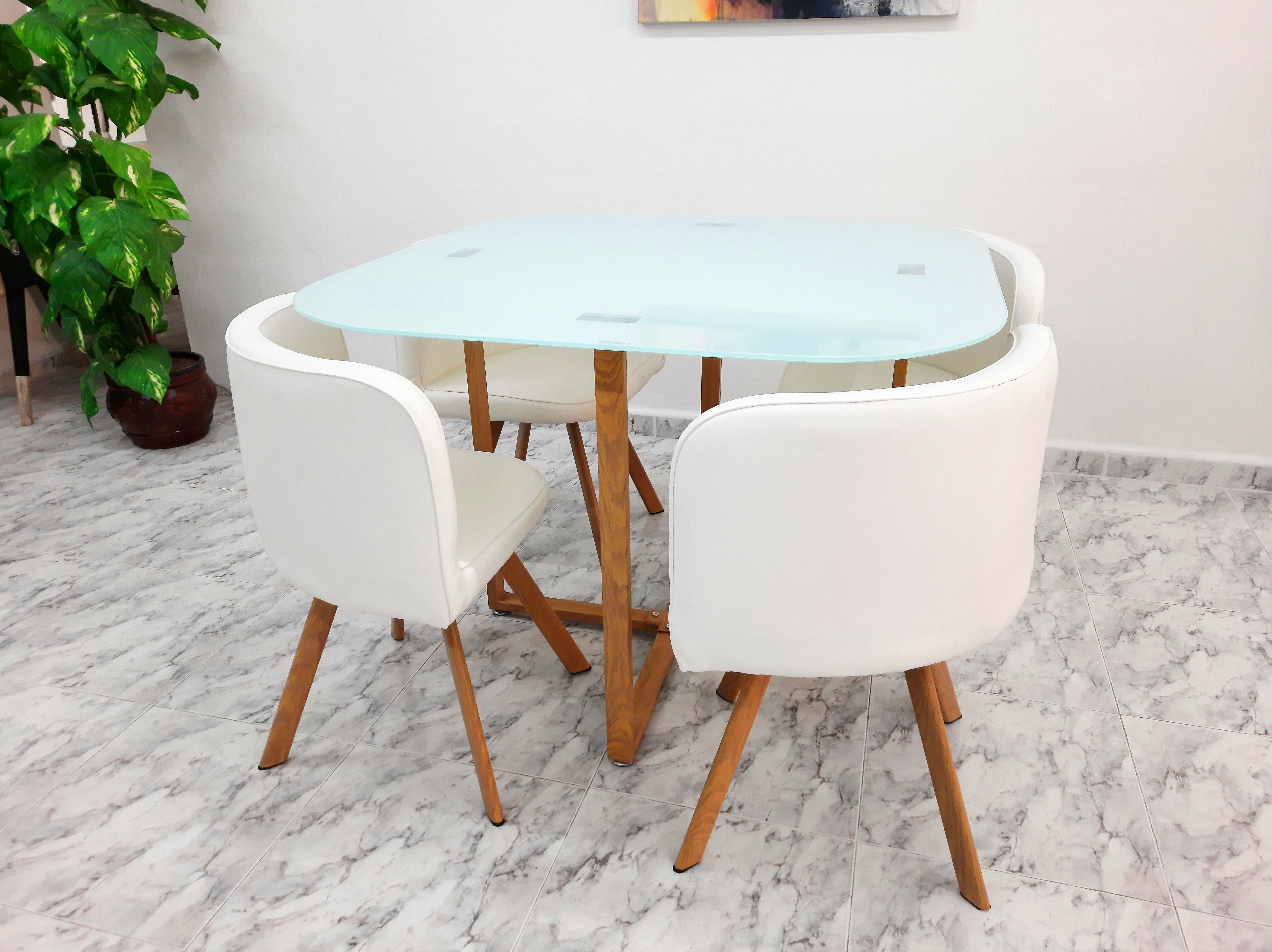 Mesa Cristal + 4 sillas Teka Mesa Cristal + 4 sillas Teka
