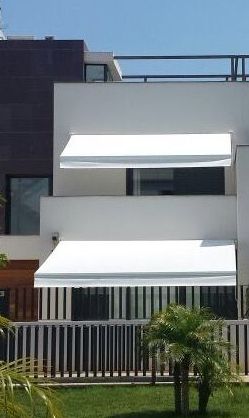 Toldo brazo articulado con o sin cofre: Productos y Servicios de Cristalería Levantina Toldo brazo articulado con o sin cofre: Productos y Servicios de Cristalería Levantina
