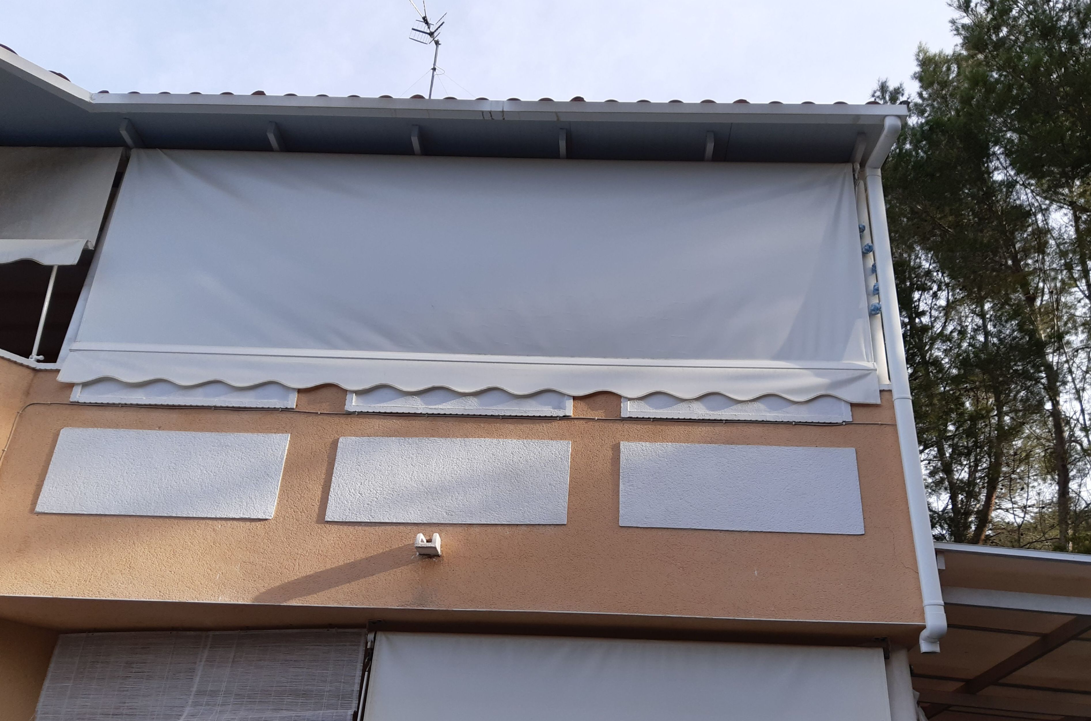 Toldo plano Ondas: Productos y Servicios de Cristalería Levantina Toldo plano Ondas: Productos y Servicios de Cristalería Levantina