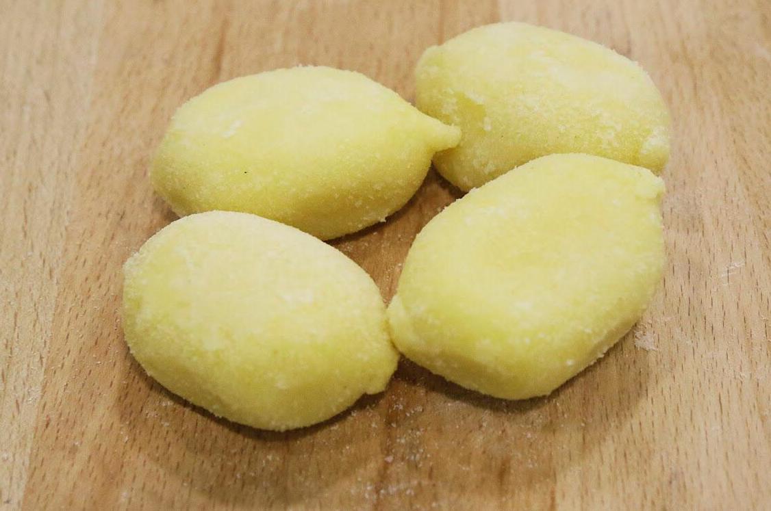 Gnocchi fresco relleno de gorgonzola y nueces : Nuestros productos de La Pastaia Gnocchi fresco relleno de gorgonzola y nueces : Nuestros productos de La Pastaia