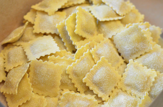 Ravioles de salmón ahumado, philadephia y cebollino Ravioles de salmón ahumado, philadephia y cebollino