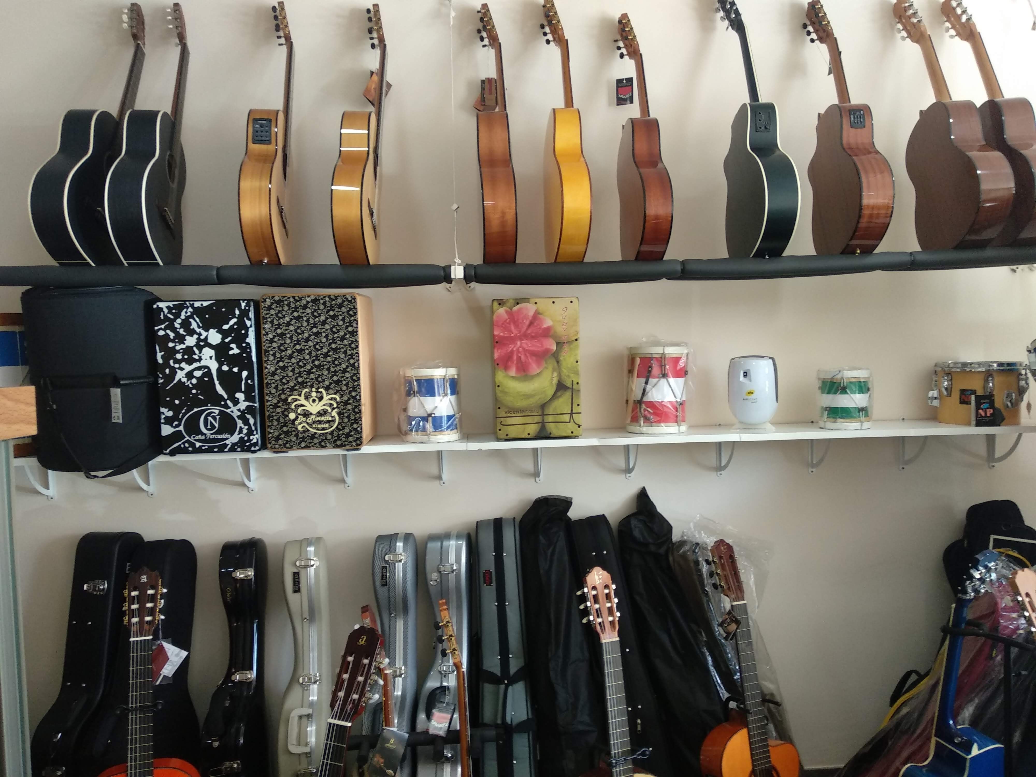 Guitarras y Bajos: Instrumentos y Accesorios de Rivera Música Guitarras y Bajos: Instrumentos y Accesorios de Rivera Música