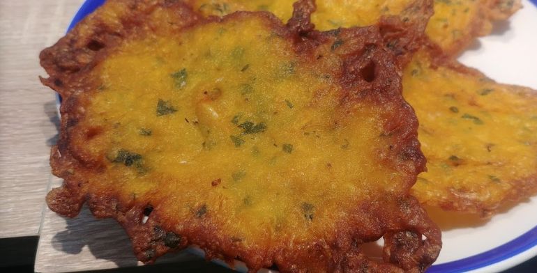 Tortillitas de camarones: Menú de Los Bartolos del Sur Tortillitas de camarones: Menú de Los Bartolos del Sur