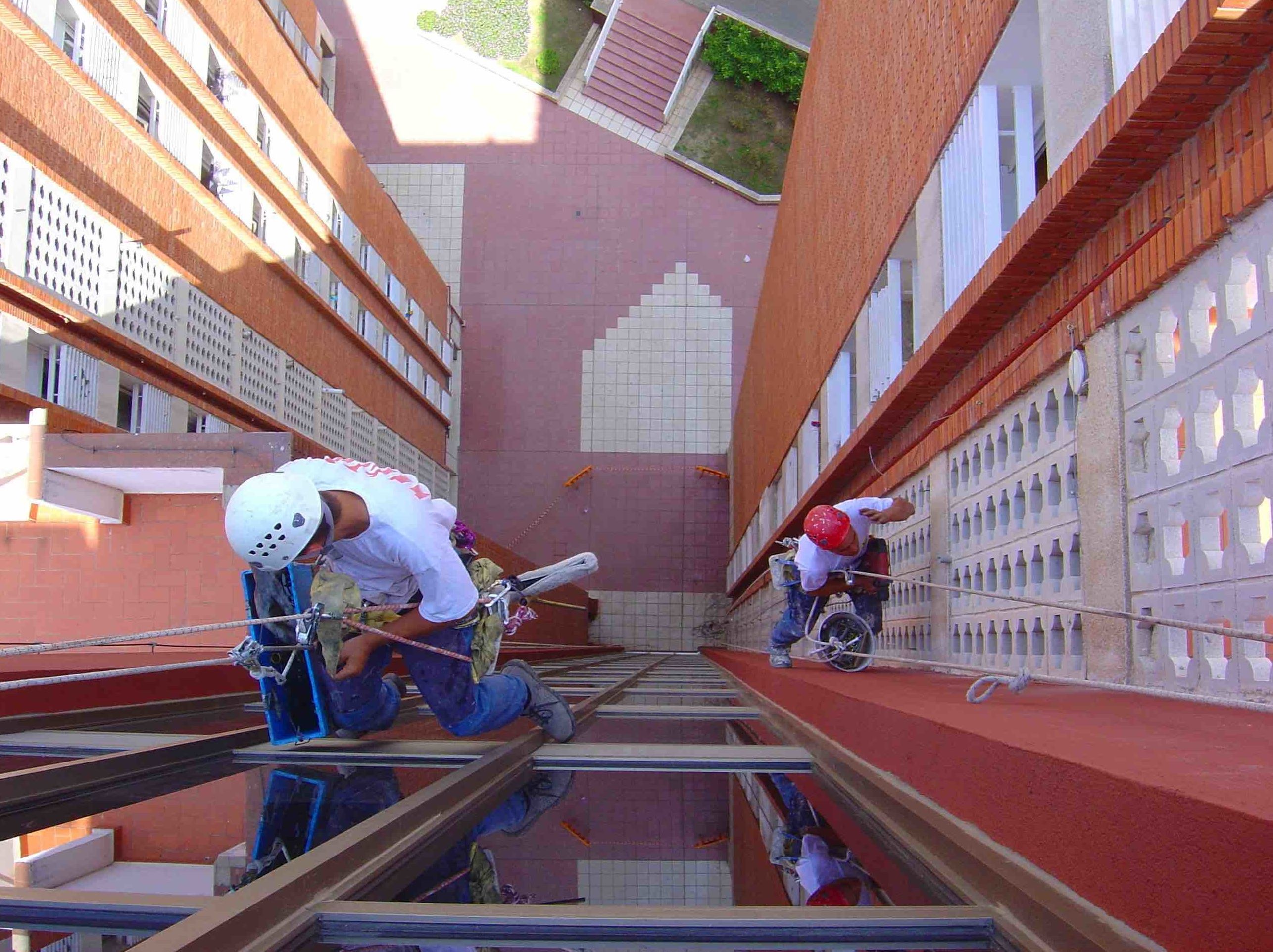 Trabajos verticales: Servicios de Vèrtic Trabajos verticales: Servicios de Vèrtic