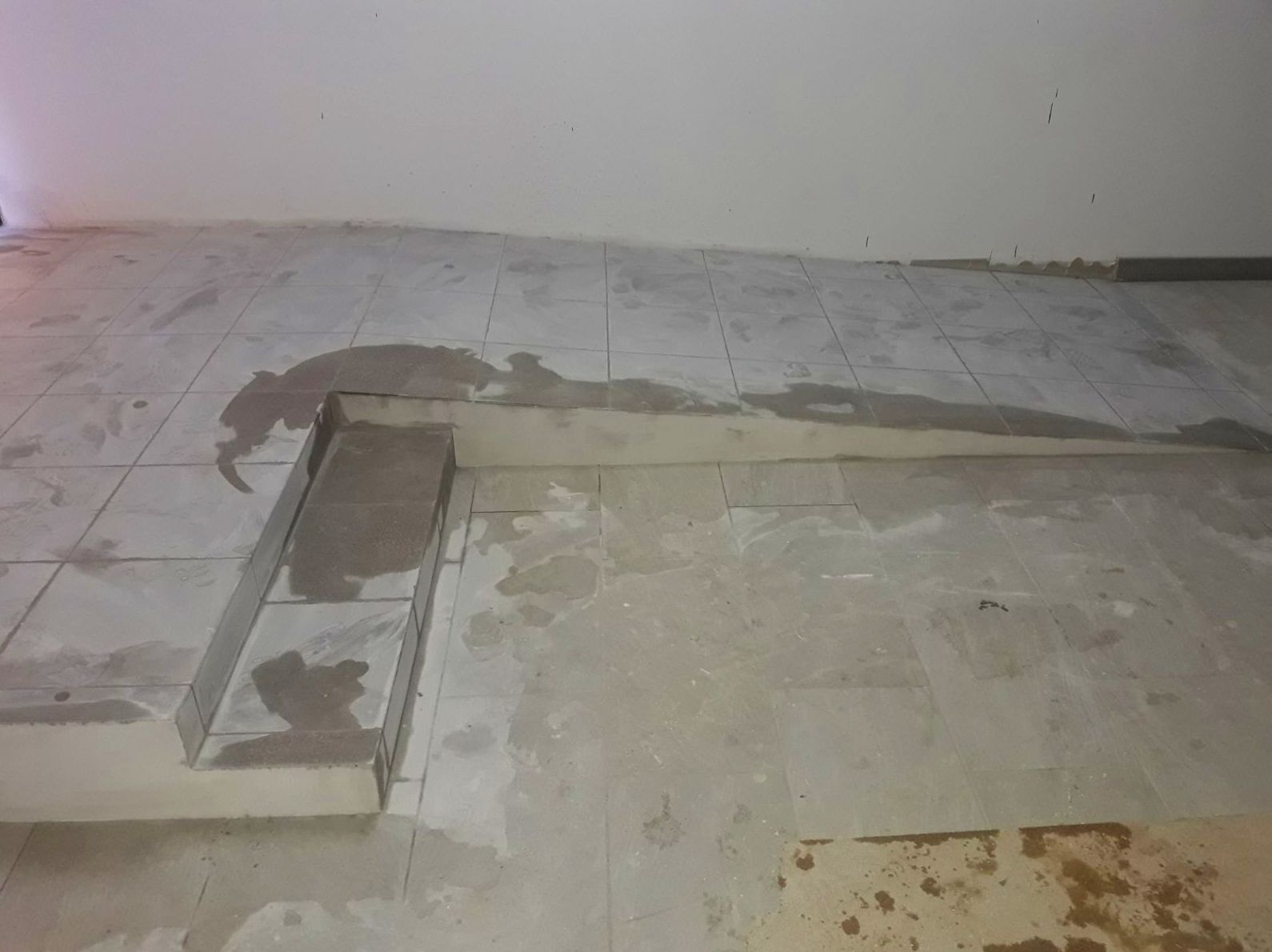 Suelos : SERVICIOS de Instalaciones Corneclima Suelos : SERVICIOS de Instalaciones Corneclima