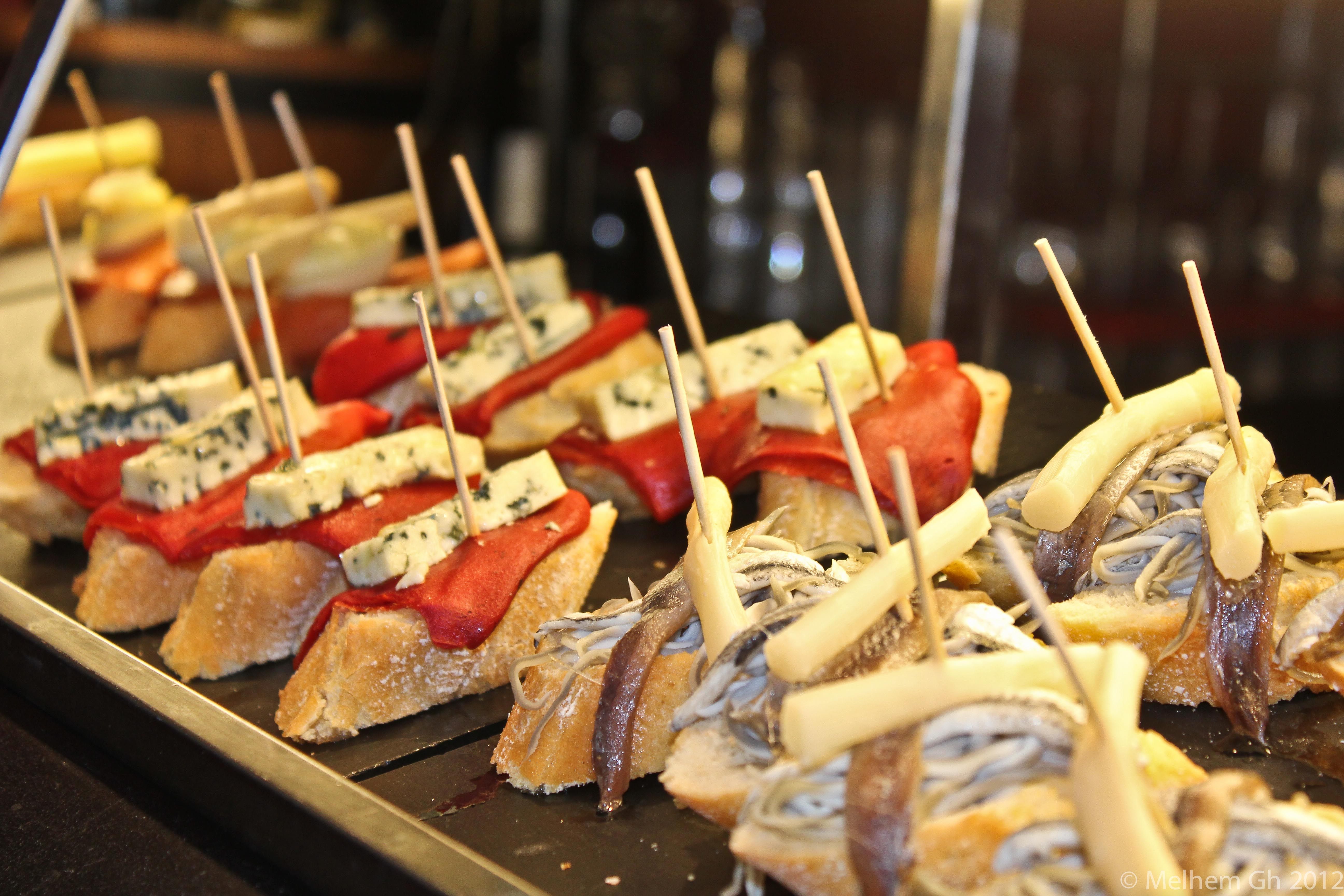 Tapas y raciones: Especialidades de Casa Juan Tapas y raciones: Especialidades de Casa Juan