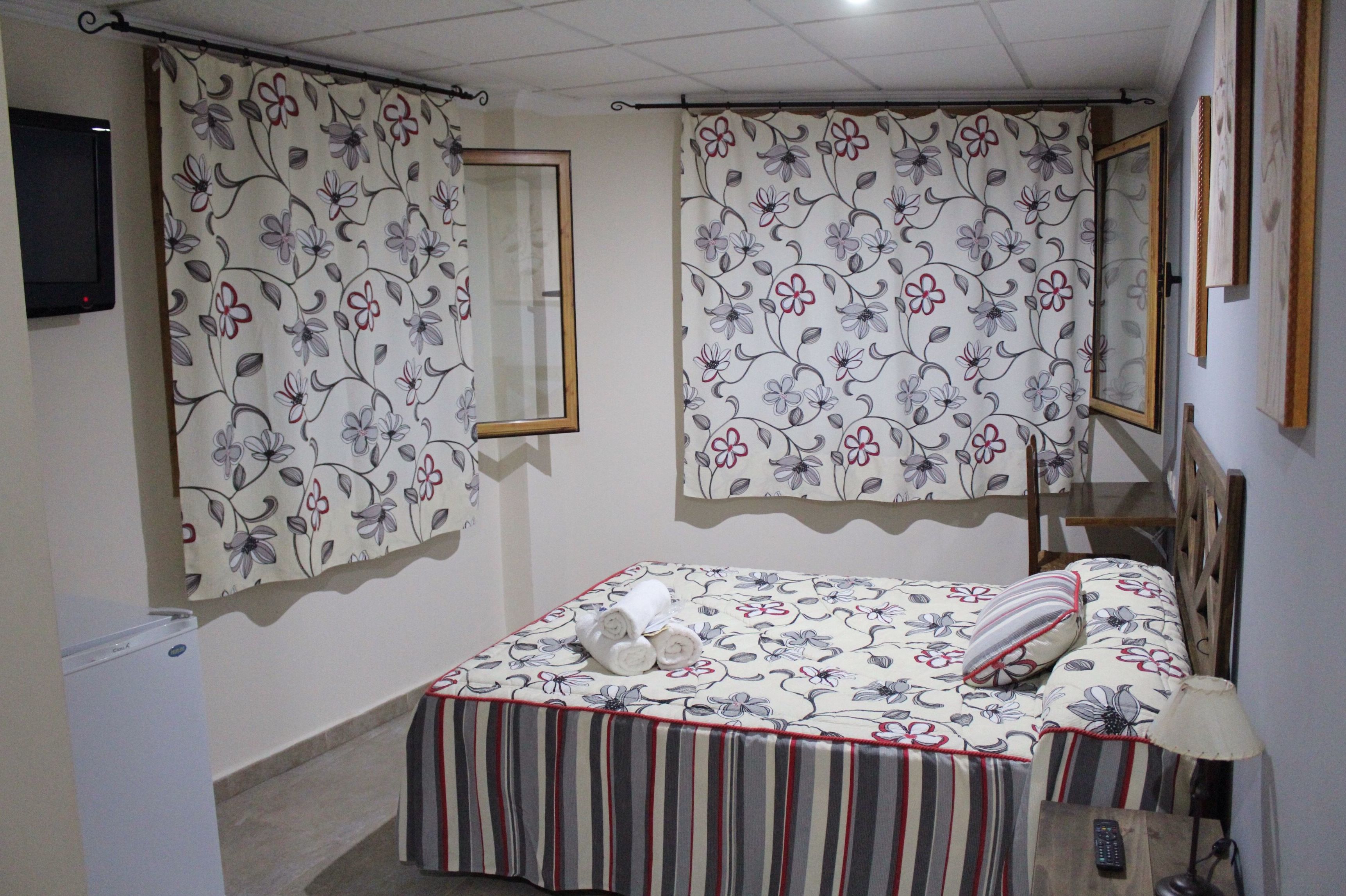 Habitaciones: Comidas y habitaciones de Hostal Restaurante Chema Habitaciones: Comidas y habitaciones de Hostal Restaurante Chema