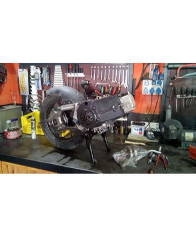 Recambios y customización: Servicios de Molinero Moto Taller Recambios y customización: Servicios de Molinero Moto Taller